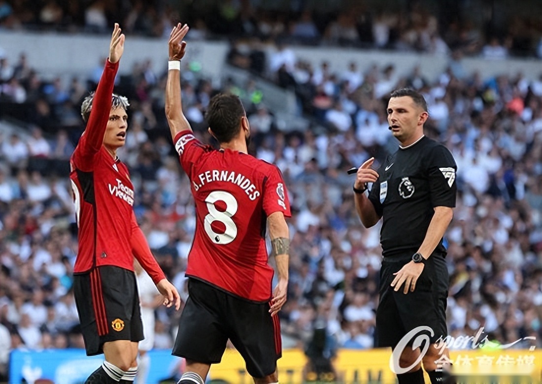 赛后法国杯焦点战;曼联防线松动;话题不断;赛季目标并未改变 赛后法国杯焦点战;曼联防线松动;话题不断;赛季目标并未改变